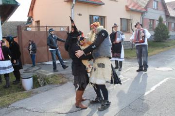 sprievod v Dolnej ulici sprievod v Dolnej ulici